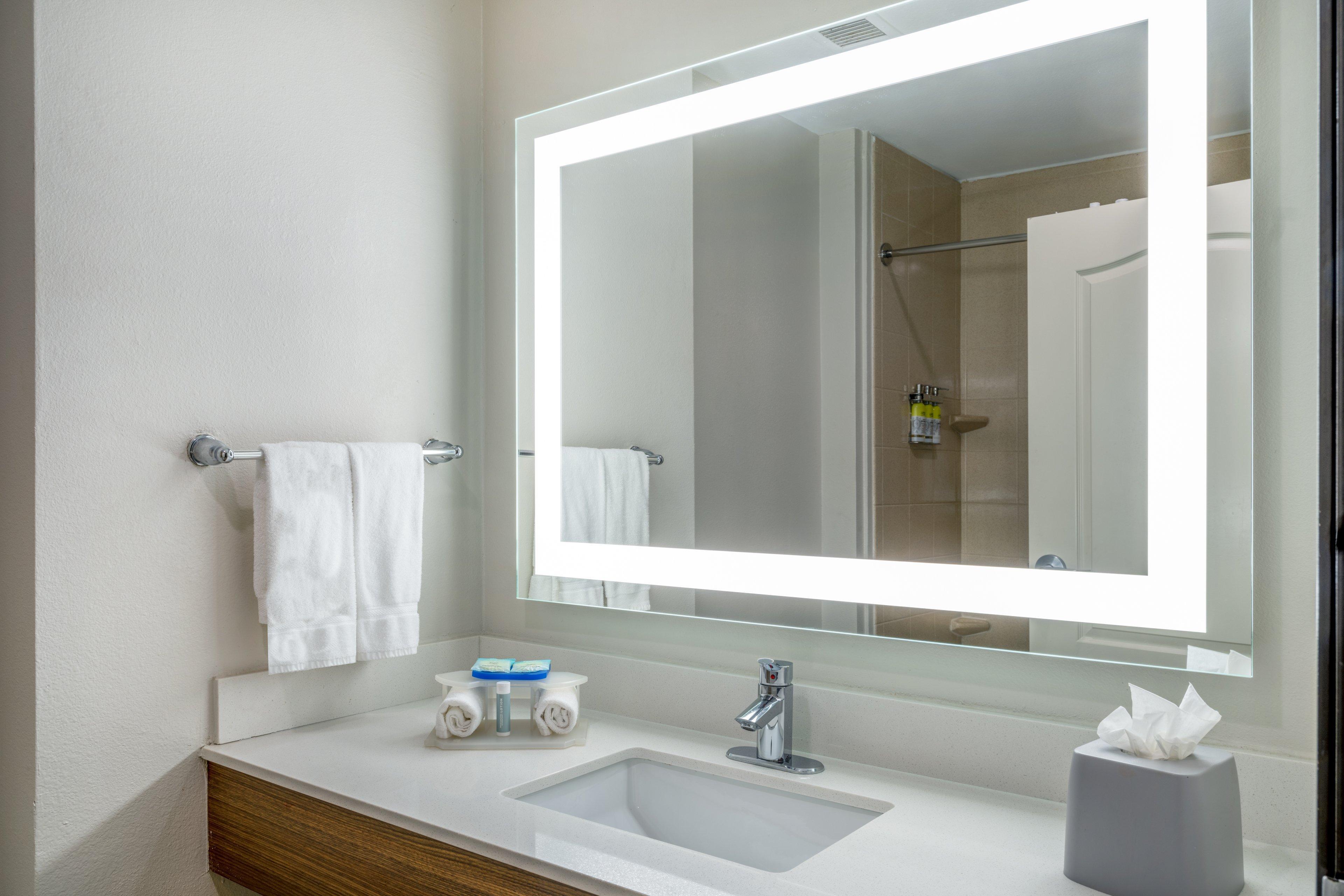 Express & East - Fair Park By Ihg Hotel 3*