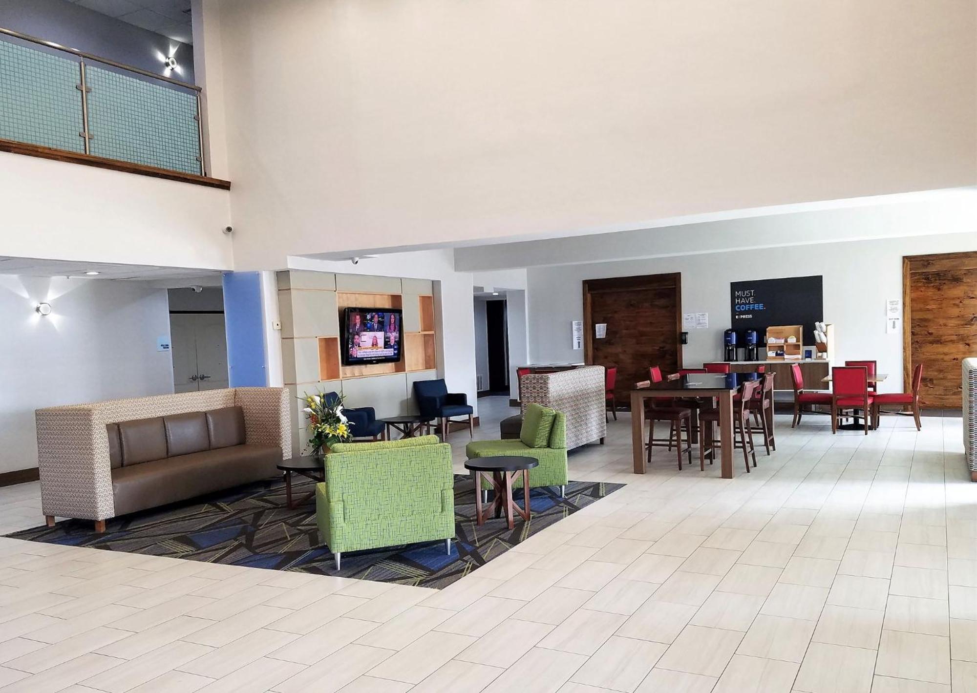 Express & East - Fair Park By Ihg Hotel